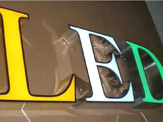 仙居介绍LED招牌的基础知识。